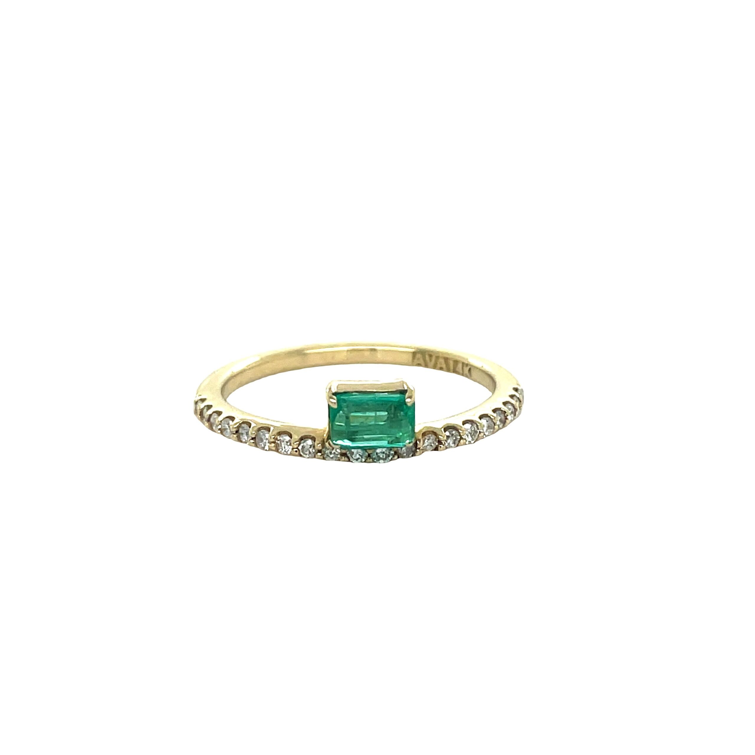 EMERALD & DIAMOND RING