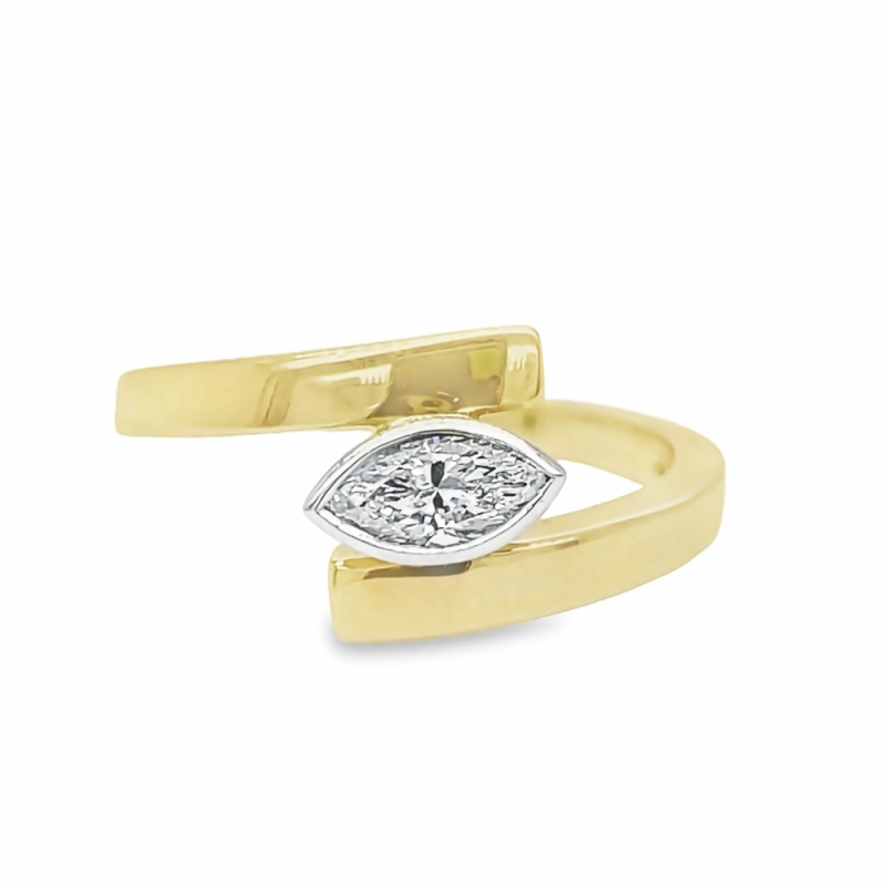 0.37ct MARQUISE CUT DIAMOND SOLITAIRE ENGAGEMENT RING