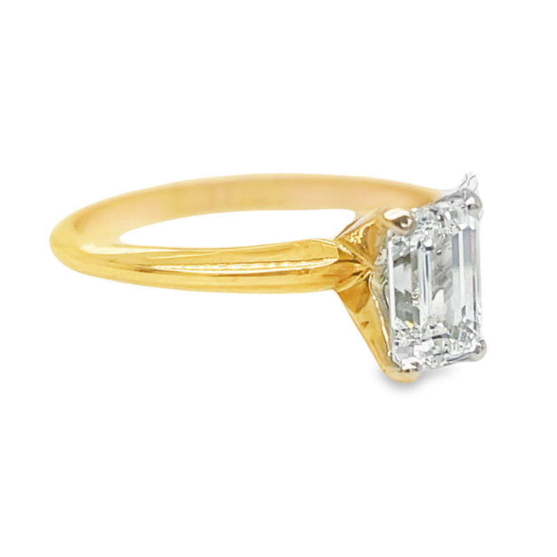 1.10ct LAB GROWN EMERALD CUT DIAMOND SOLITAIRE ENGAGEMENT RING - Image 2