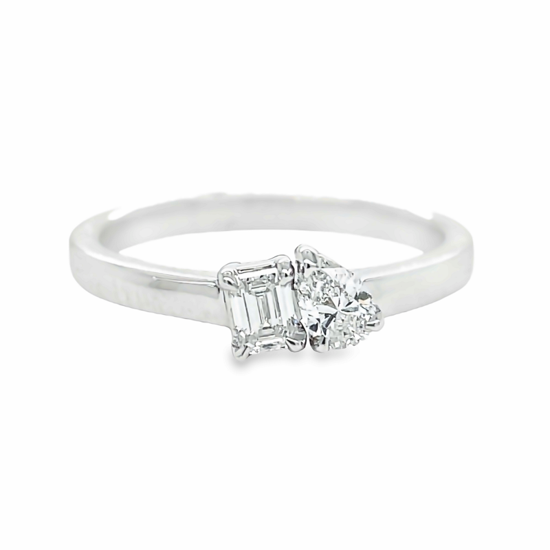 0.39ct TOTAL WEIGHT DIAMOND TWO-STONE FASHION RING