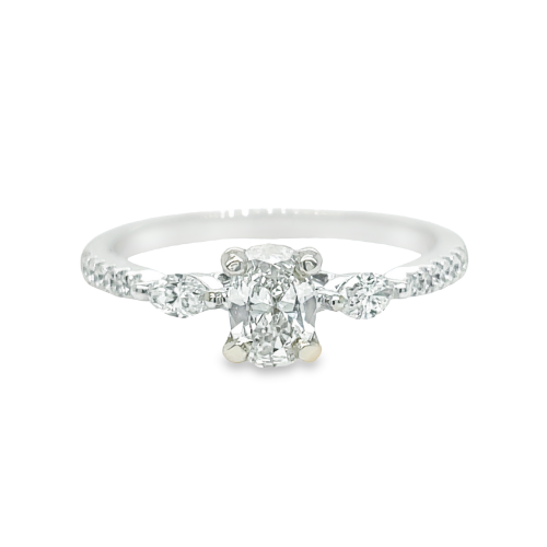 0.35ct OVAL CUT DIAMOND ENGAGEMENT RING