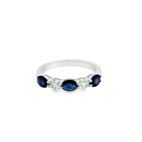 SAPPHIRE & DIAMOND FASHION RING