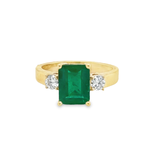 EMERALD & DIAMOND RING