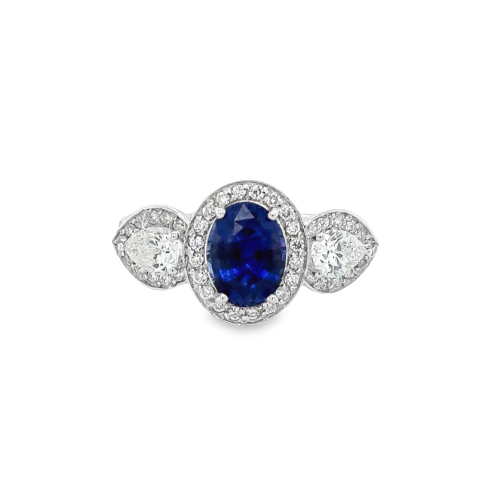 SAPPHIRE & DIAMOND RING