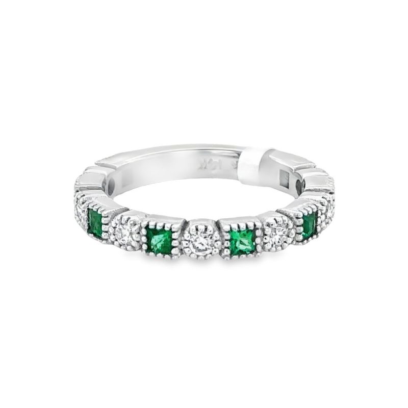 EMERALD & DIAMOND RING