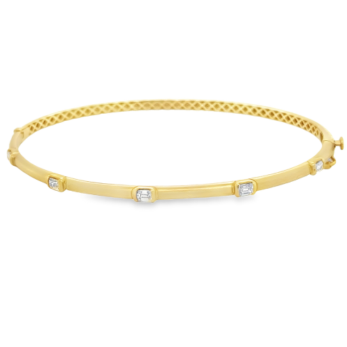 0.41ct TOTAL WEIGHT DIAMOND BANGLE BRACELET