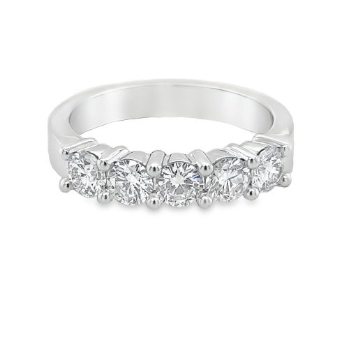 1.05ct TOTAL WEIGHT DIAMOND BAND