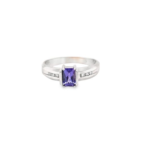 TANZANITE & DIAMOND RING